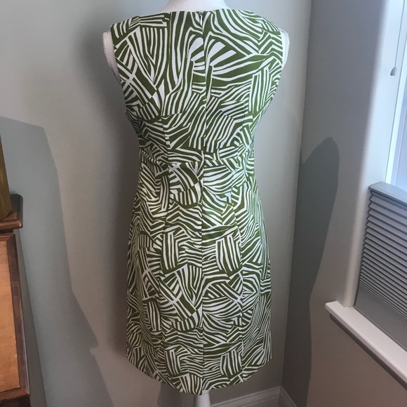 Patterned Dress - Picture 4 of 6